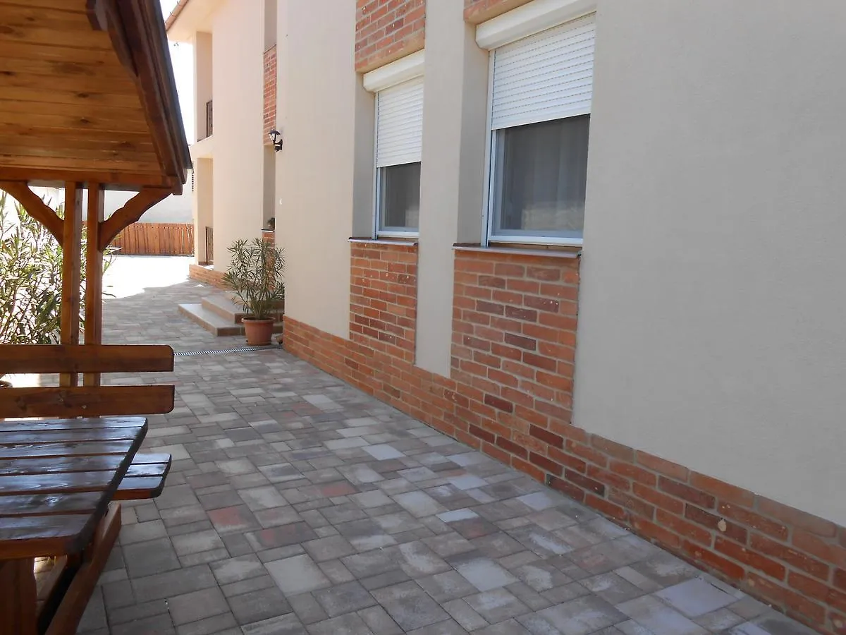 Imola Es Andrea Apartmanhaz 2 Apartment Hajduszoboszlo Hungary