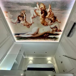 Luxury , Budapest Magyarország