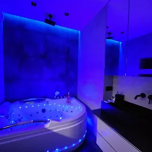  Апартаменты House - In With Private Jacuzzi, Full Access To Sauna, Gym And Billards - Studia Z Prywatnym Jacuzzi Oraz Dostepem Do Sauny, Silowni I Bilarda Польша