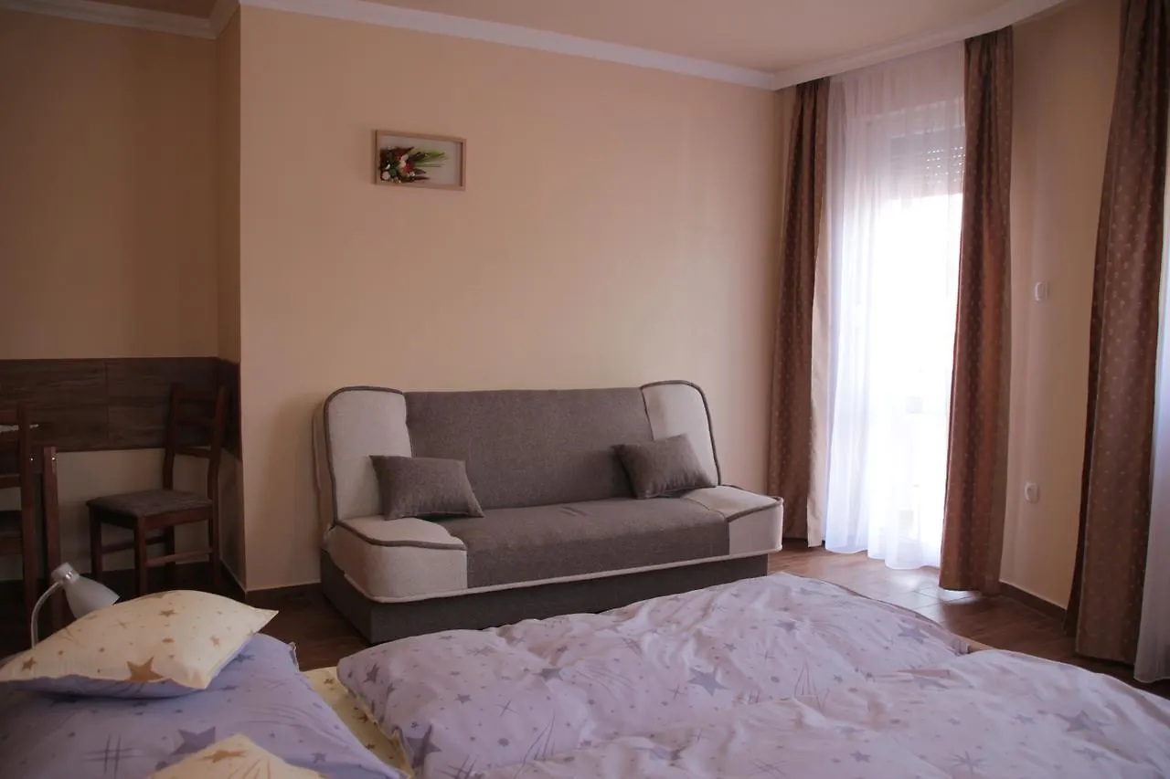 Imola Es Andrea Apartmanhaz 2 Hajduszoboszlo