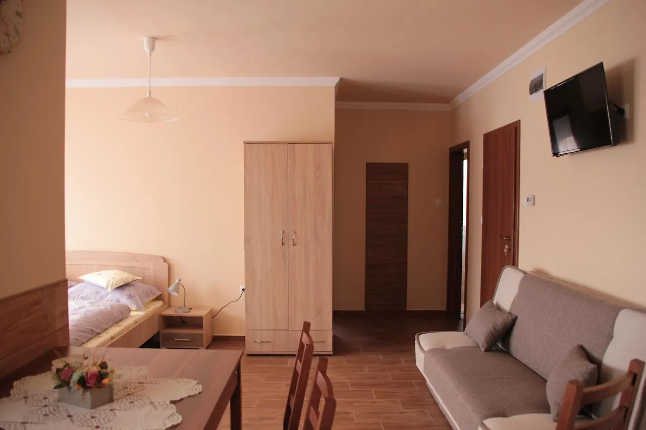Imola és Andrea Apartmanház 2 Hajdúszoboszló Apartman